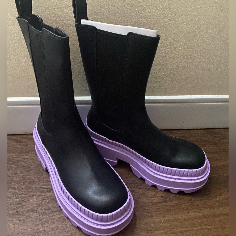 Charles and Keith - Black ankle boots with purple rubber sole